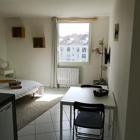 L6 - And Premium Flat Close Paris - Wifi & Netflix Longjumeau